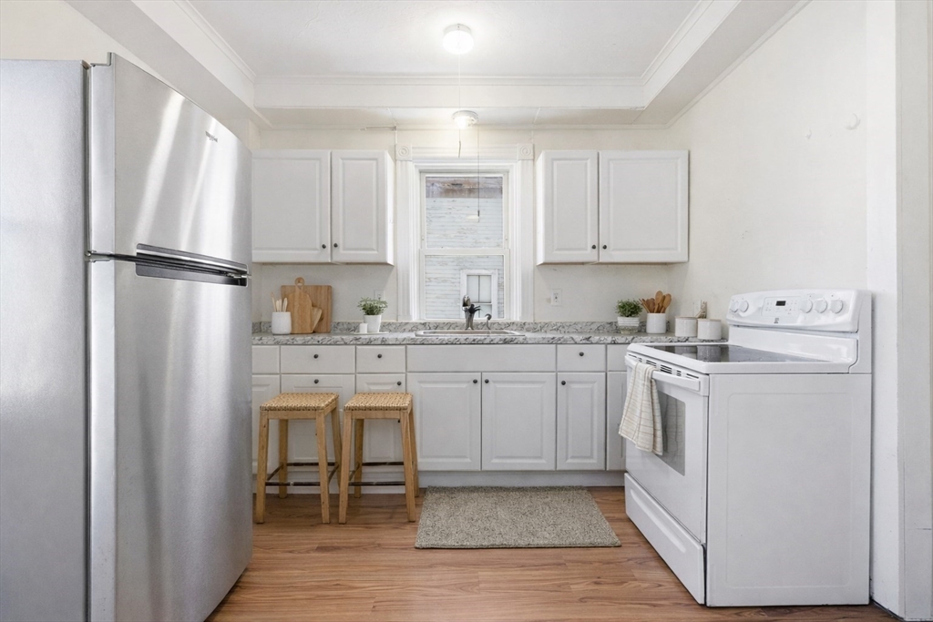 21 John St, Attleboro, Massachusetts, 6 Bedrooms Bedrooms, 10 Rooms Rooms,1.5 BathroomsBathrooms,Residential Lease,For Rent,John St,73488264