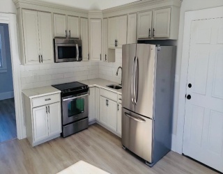 22 Main St., North Andover, Massachusetts, 3 Bedrooms Bedrooms, 5 Rooms Rooms,1 BathroomBathrooms,Residential Lease,For Rent,Main St.,73488276