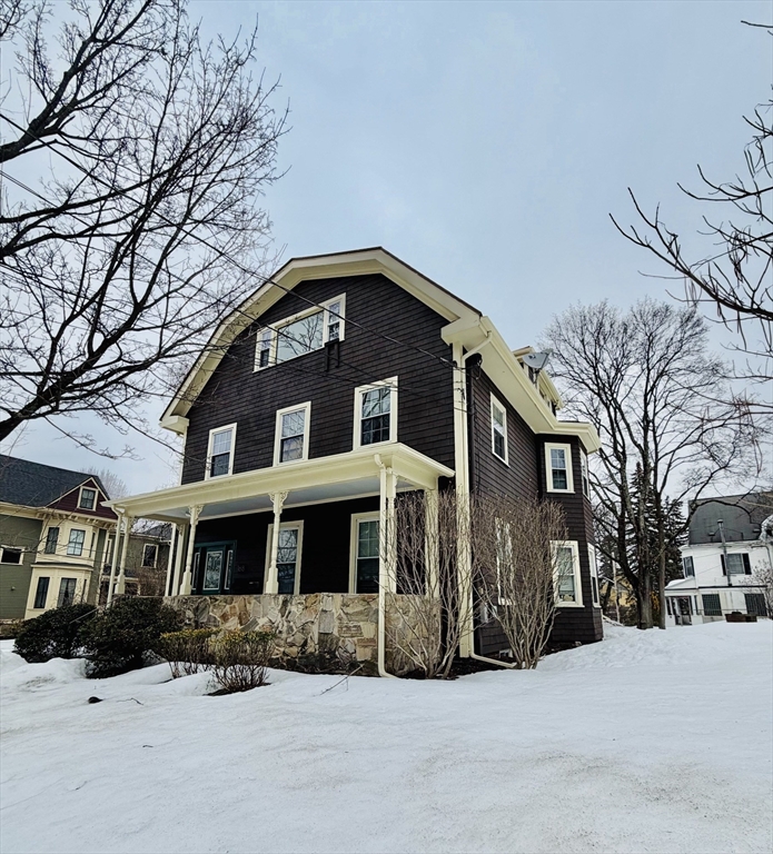 168 Walnut Street, Newton, Massachusetts, 2 Bedrooms Bedrooms, 5 Rooms Rooms,1 BathroomBathrooms,Residential Lease,For Rent,Walnut Street,73488289