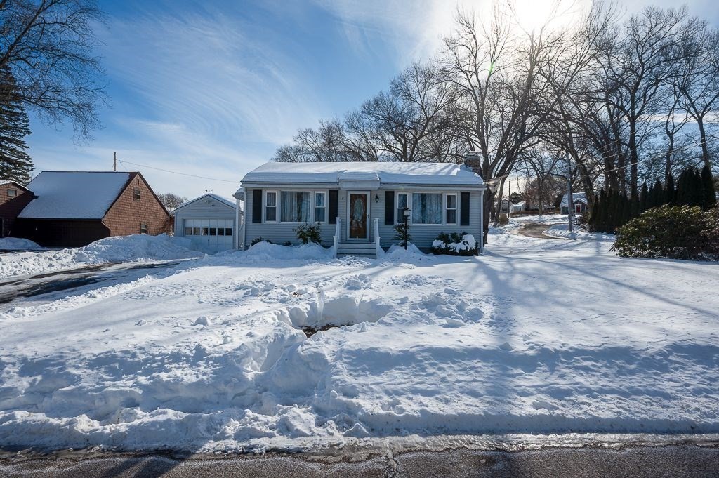 7 Barbara Street, Millbury, Massachusetts, 1 Bedroom Bedrooms, 4 Rooms Rooms,1 BathroomBathrooms,Residential,For Sale,Barbara Street,73473962