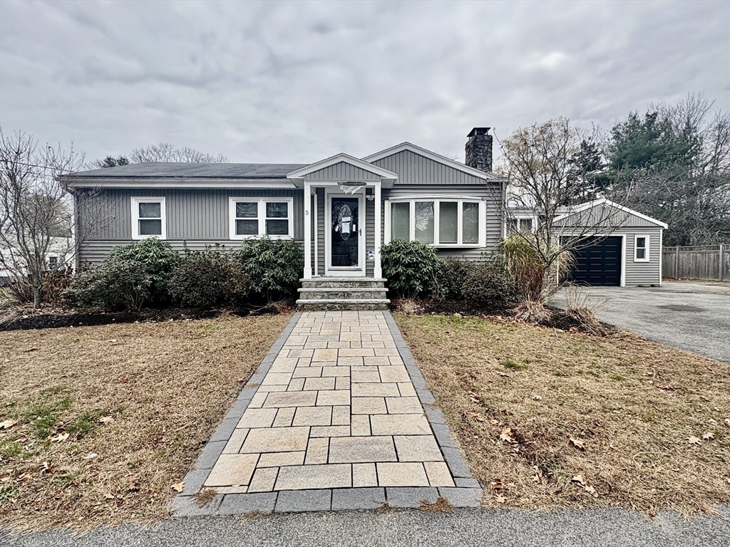 5 Wennerberg Road, Middleton, Massachusetts, 3 Bedrooms Bedrooms, 9 Rooms Rooms,2 BathroomsBathrooms,Residential,For Sale,Wennerberg Road,73463725