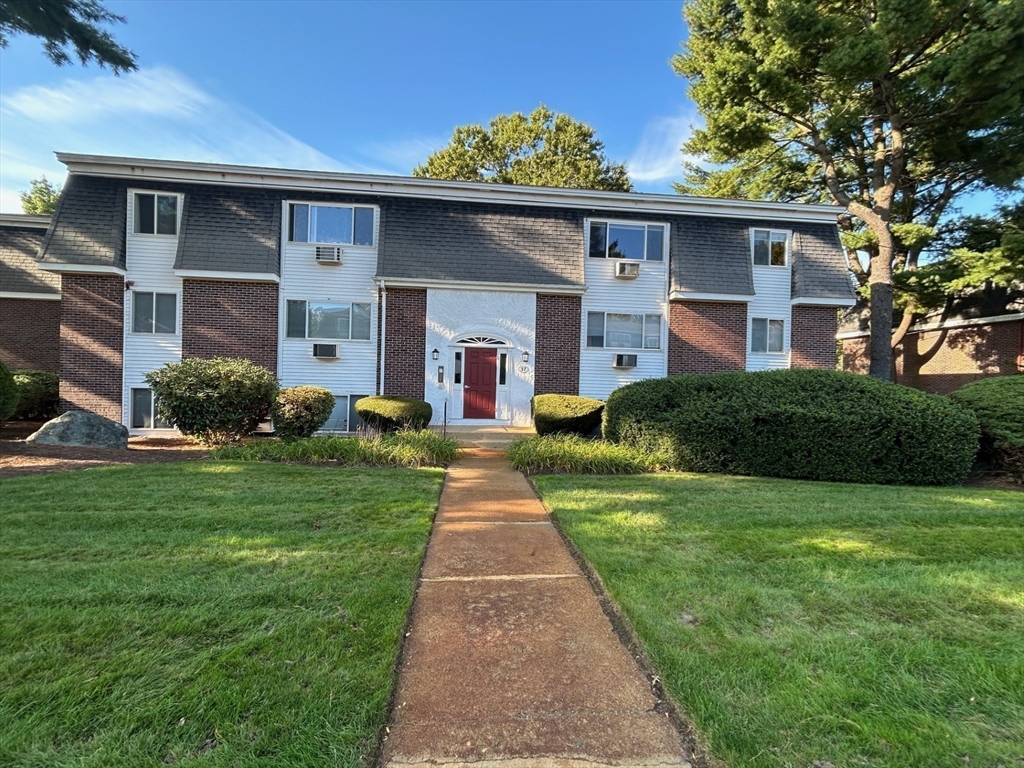 37 Will Drive, Canton, Massachusetts, 2 Bedrooms Bedrooms, 6 Rooms Rooms,1 BathroomBathrooms,Residential,For Sale,Will Drive,73474530