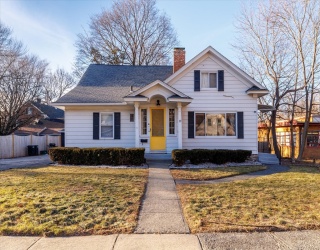 19 Highland Ter, Worcester, Massachusetts, 7 Bedrooms Bedrooms, 12 Rooms Rooms,2.5 BathroomsBathrooms,Residential Income,For Sale,Highland Ter,73469925