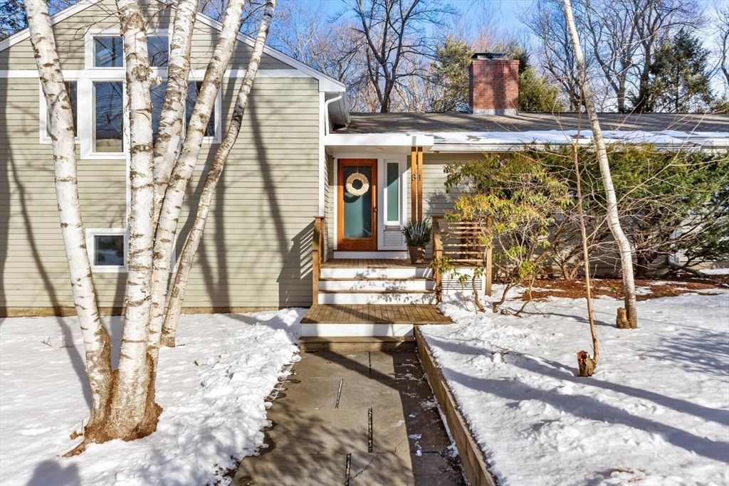 31 Greensbrook Way, Belmont, Massachusetts, 4 Bedrooms Bedrooms, 8 Rooms Rooms,3.5 BathroomsBathrooms,Residential,For Sale,Greensbrook Way,73476088