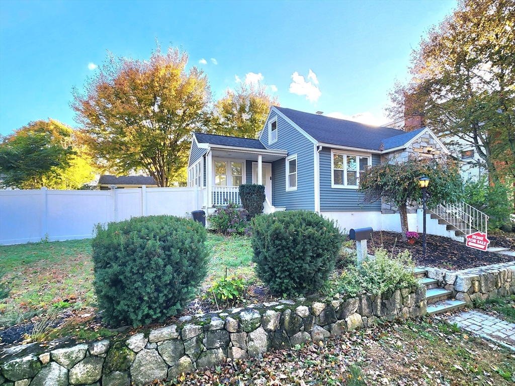 42 Ancona Rd, Worcester, Massachusetts, 4 Bedrooms Bedrooms, 7 Rooms Rooms,2 BathroomsBathrooms,Residential,For Sale,Ancona Rd,73488510