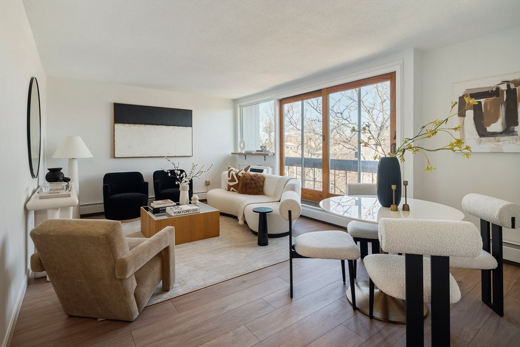 12 Inman St., Cambridge, Massachusetts, 2 Bedrooms Bedrooms, 4 Rooms Rooms,1 BathroomBathrooms,Residential,For Sale,Inman St.,73488336