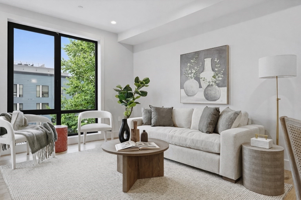 118 B Street, Boston, Massachusetts, 1 Bedroom Bedrooms, 2 Rooms Rooms,1 BathroomBathrooms,Residential,For Sale,B Street,73488339