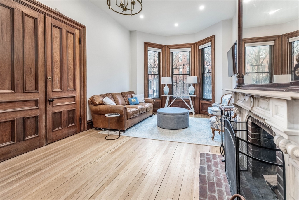 23 Braddock Park, Boston, Massachusetts, 2 Bedrooms Bedrooms, 5 Rooms Rooms,2.5 BathroomsBathrooms,Residential,For Sale,Braddock Park,73488441