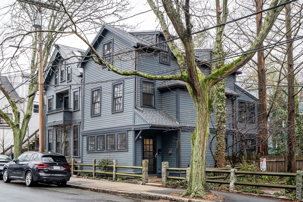 138 Pleasant St, Cambridge, Massachusetts, 3 Bedrooms Bedrooms, 5 Rooms Rooms,3.5 BathroomsBathrooms,Residential,For Sale,Pleasant St,73488364