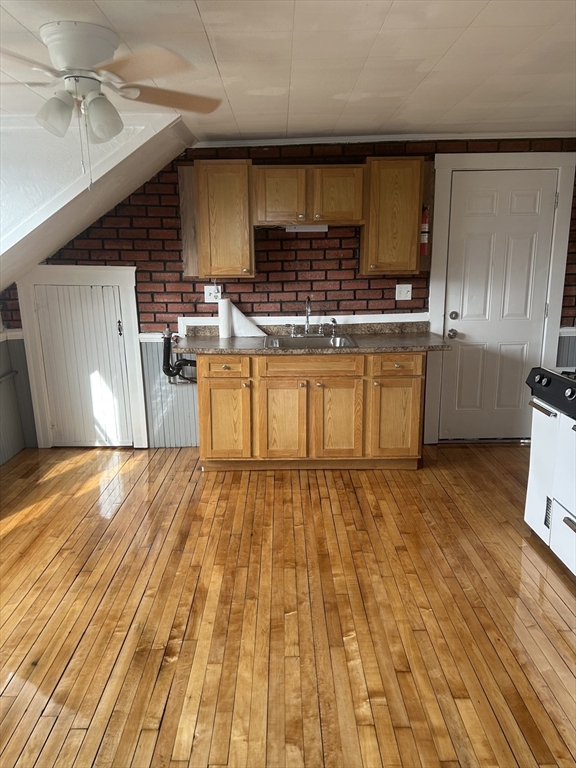 15 Pine Street, Dudley, Massachusetts, 2 Bedrooms Bedrooms, 4 Rooms Rooms,1 BathroomBathrooms,Residential Lease,For Rent,Pine Street,73488453