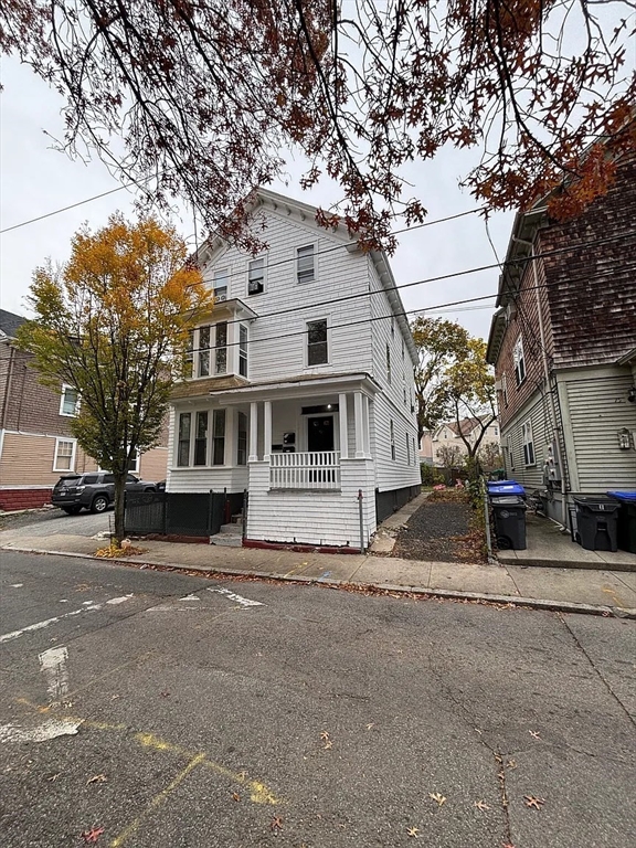77 Pekin, Providence, Rhode Island, 3 Bedrooms Bedrooms, 5 Rooms Rooms,1 BathroomBathrooms,Residential Lease,For Rent,Pekin,73488499