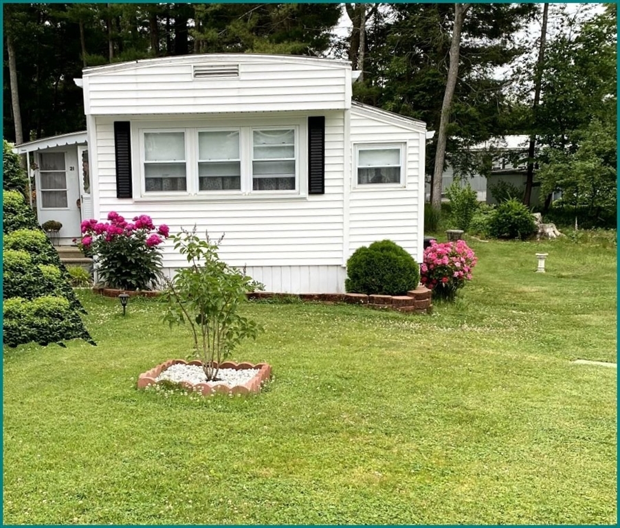 21 Parkwood Drive, Halifax, Massachusetts, 2 Bedrooms Bedrooms, 4 Rooms Rooms,1 BathroomBathrooms,Residential,For Sale,Parkwood Drive,73488519