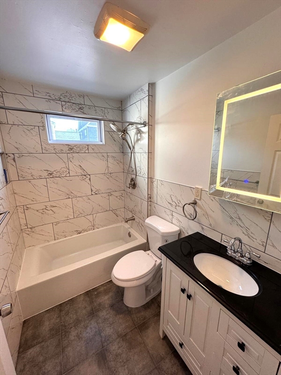 9 Fairmont Pl, Malden, Massachusetts, 3 Bedrooms Bedrooms, 7 Rooms Rooms,1 BathroomBathrooms,Residential Lease,For Rent,Fairmont Pl,73488589