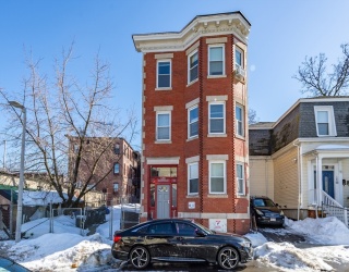 4A Weld Aveneue, Boston, Massachusetts, 8 Bedrooms Bedrooms, 17 Rooms Rooms,3 BathroomsBathrooms,Residential Income,For Sale,Weld Aveneue,73488602