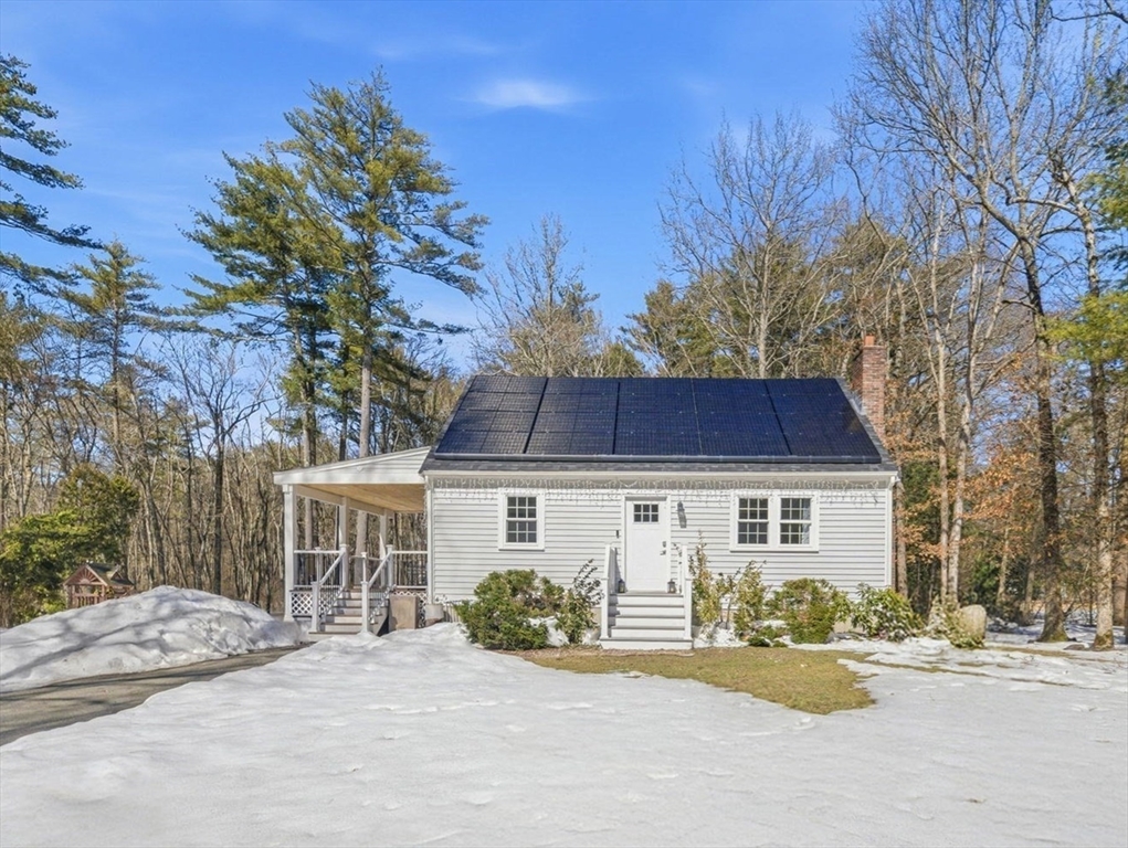 404 River St, Halifax, Massachusetts, 3 Bedrooms Bedrooms, 6 Rooms Rooms,2 BathroomsBathrooms,Residential,For Sale,River St,73488438