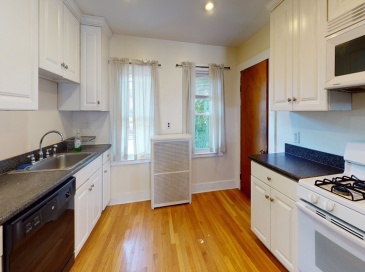 47 Fairbanks, Boston, Massachusetts, 4 Bedrooms Bedrooms, 7 Rooms Rooms,1.5 BathroomsBathrooms,Residential Lease,For Rent,Fairbanks,73488639
