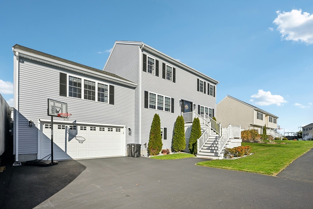 43 Gedney Dr, Peabody, Massachusetts, 4 Bedrooms Bedrooms, 8 Rooms Rooms,3.5 BathroomsBathrooms,Residential,For Sale,Gedney Dr,73488642