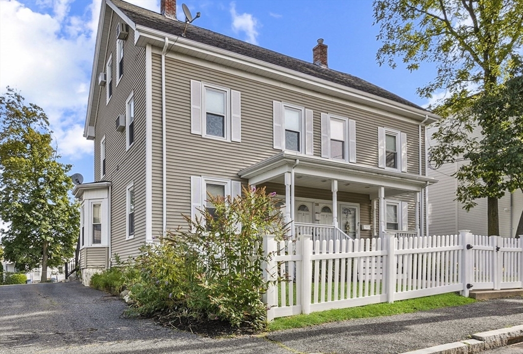 28 Robbins St, Waltham, Massachusetts, 4 Bedrooms Bedrooms, 6 Rooms Rooms,2 BathroomsBathrooms,Residential,For Sale,Robbins St,73488356