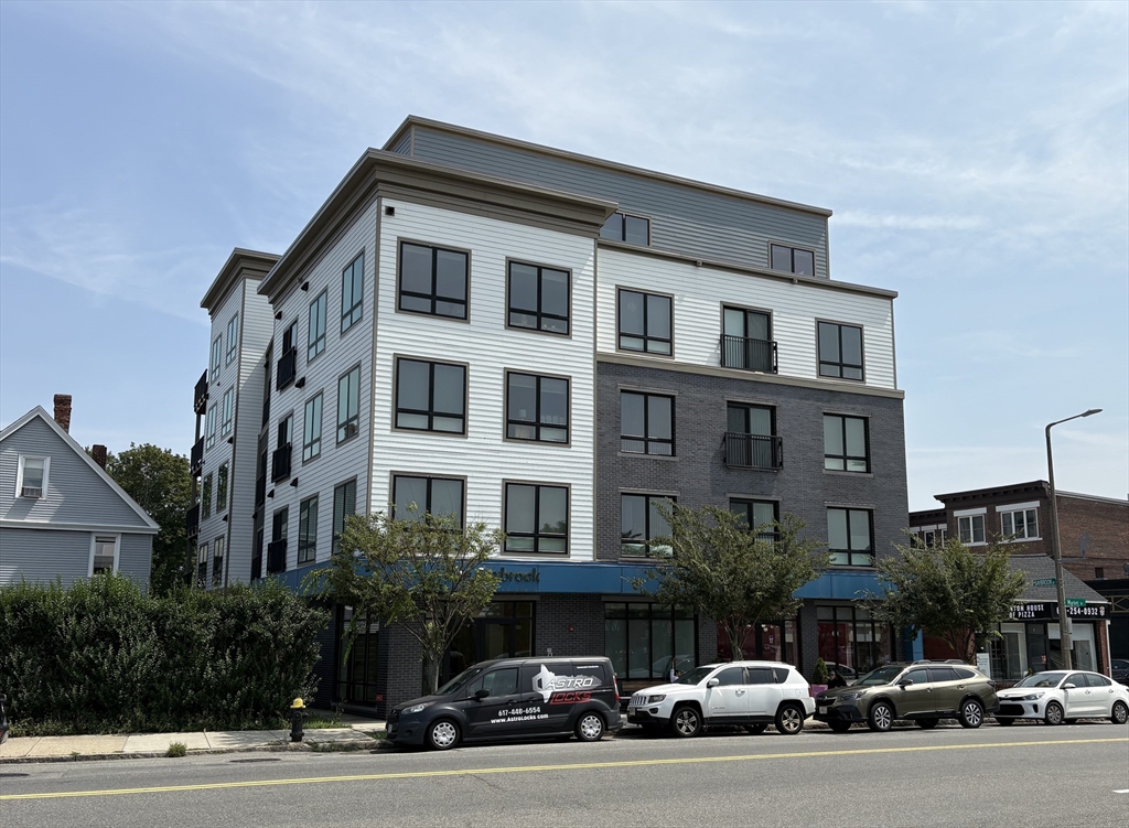 214 Market St, Boston, Massachusetts, 1 Bedroom Bedrooms, 3 Rooms Rooms,1 BathroomBathrooms,Residential,For Sale,Market St,73488662