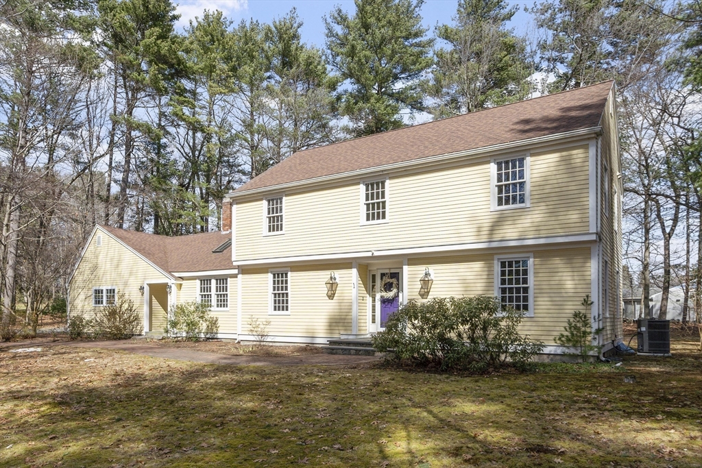 1 Carlton Dr, Acton, Massachusetts, 4 Bedrooms Bedrooms, 8 Rooms Rooms,2.5 BathroomsBathrooms,Residential,For Sale,Carlton Dr,73488618