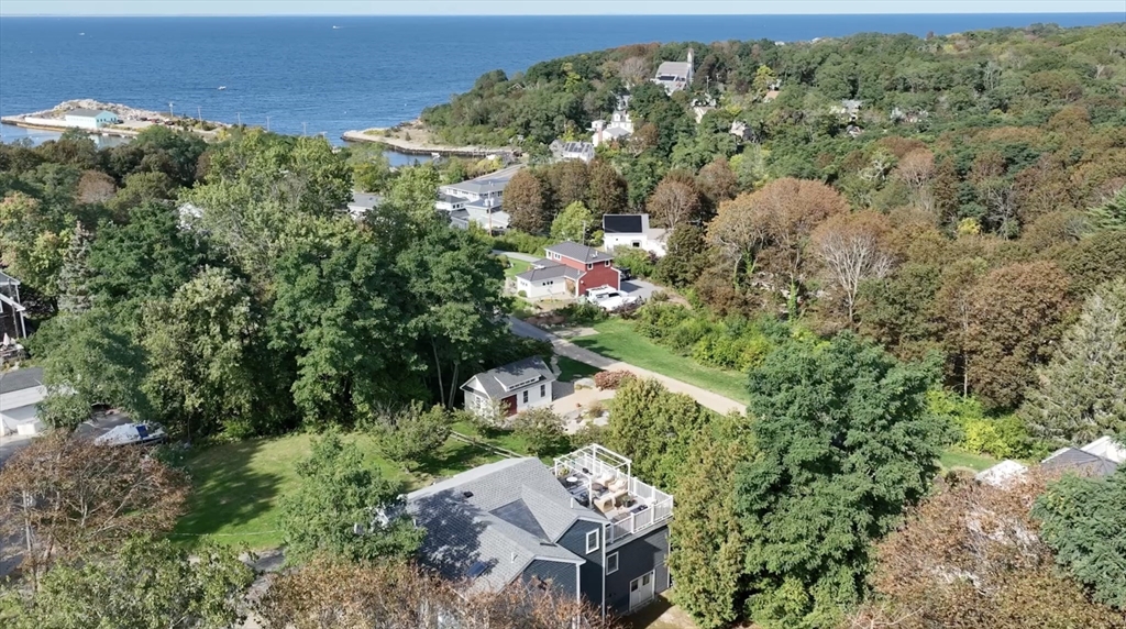 4 Ciaramitaro Ct, Gloucester, Massachusetts, 4 Bedrooms Bedrooms, 11 Rooms Rooms,2.5 BathroomsBathrooms,Residential,For Sale,Ciaramitaro Ct,73488509