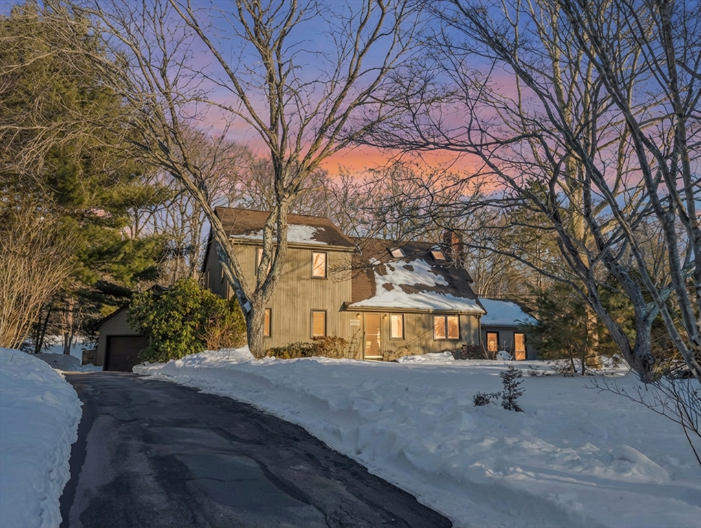 64 Germaine Dr, North Attleboro, Massachusetts, 3 Bedrooms Bedrooms, 6 Rooms Rooms,2.5 BathroomsBathrooms,Residential,For Sale,Germaine Dr,73487473