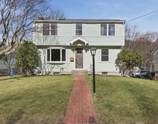 28 Galen Street, Waltham, Massachusetts, 4 Bedrooms Bedrooms, 8 Rooms Rooms,2 BathroomsBathrooms,Residential,For Sale,Galen Street,73488454