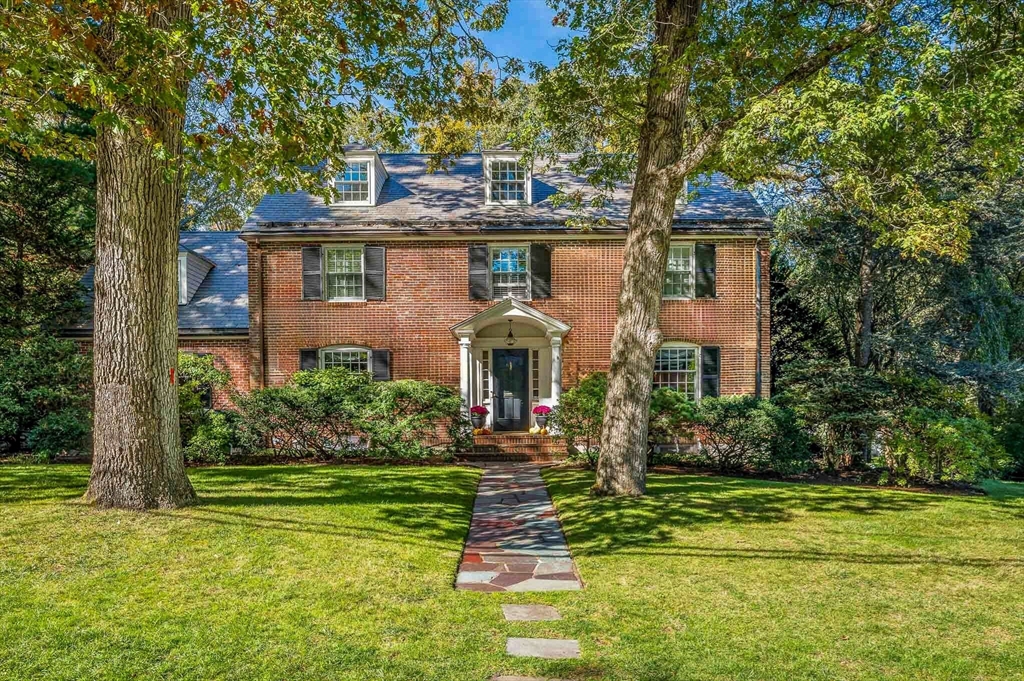 10 Lanark Rd, Wellesley, Massachusetts, 6 Bedrooms Bedrooms, 12 Rooms Rooms,3.5 BathroomsBathrooms,Residential,For Sale,Lanark Rd,73488699