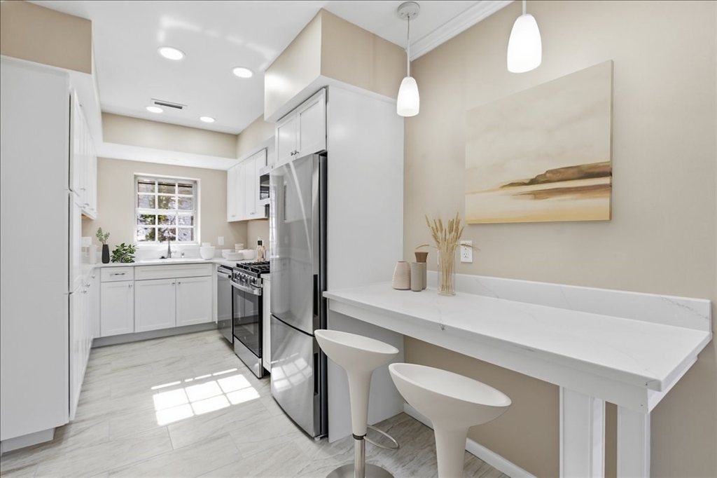 116 Lake Shore Road, Boston, Massachusetts, 2 Bedrooms Bedrooms, 4 Rooms Rooms,1 BathroomBathrooms,Residential,For Sale,Lake Shore Road,73488754