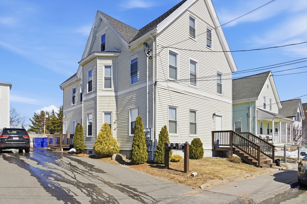 4 East Broadway, Taunton, Massachusetts, 6 Bedrooms Bedrooms, 16 Rooms Rooms,3 BathroomsBathrooms,Residential Income,For Sale,East Broadway,73488763