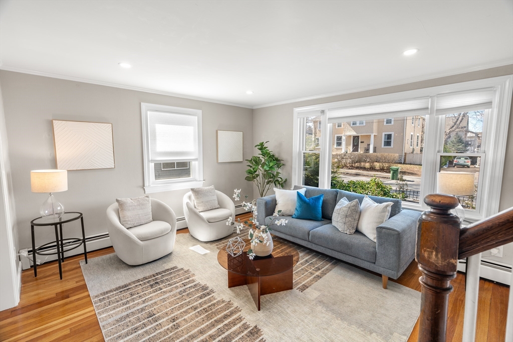 71 Carroll St, Watertown, Massachusetts, 3 Bedrooms Bedrooms, 6 Rooms Rooms,1 BathroomBathrooms,Residential,For Sale,Carroll St,73488709