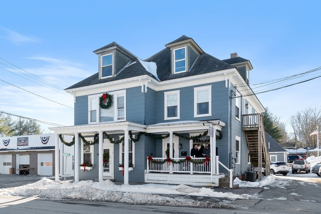 113-115 Main Street, Pepperell, Massachusetts, 1 Bedroom Bedrooms, 3 Rooms Rooms,1 BathroomBathrooms,Residential Lease,For Rent,Main Street,73488777