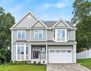 26 Flagg Street, Woburn, Massachusetts, 4 Bedrooms Bedrooms, 9 Rooms Rooms,2.5 BathroomsBathrooms,Residential,For Sale,Flagg Street,73488804