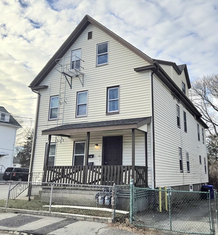 25 Myrtle St, Taunton, Massachusetts, 1 Bedroom Bedrooms, 4 Rooms Rooms,1 BathroomBathrooms,Residential Lease,For Rent,Myrtle St,73488809