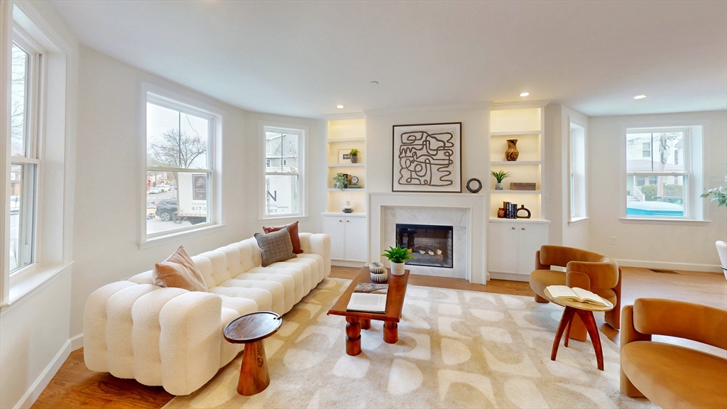 411 Salem St, Medford, Massachusetts, 3 Bedrooms Bedrooms, 14 Rooms Rooms,2.5 BathroomsBathrooms,Residential,For Sale,Salem St,73488792