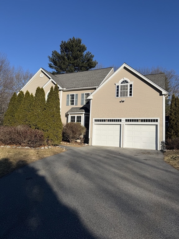 466 Commonwealth Road, Natick, Massachusetts, 4 Bedrooms Bedrooms, 11 Rooms Rooms,2.5 BathroomsBathrooms,Residential Lease,For Rent,Commonwealth Road,73473538