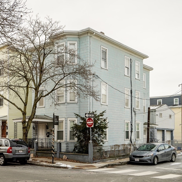 281 Cardinal Medeiros Ave, Cambridge, Massachusetts, 7 Bedrooms Bedrooms, 12 Rooms Rooms,4 BathroomsBathrooms,Residential Income,For Sale,Cardinal Medeiros Ave,73488847