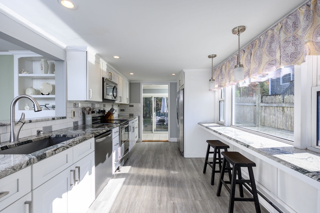 30 Lancaster Ave, Plymouth, Massachusetts, 2 Bedrooms Bedrooms, 5 Rooms Rooms,2 BathroomsBathrooms,Residential,For Sale,Lancaster Ave,73488851