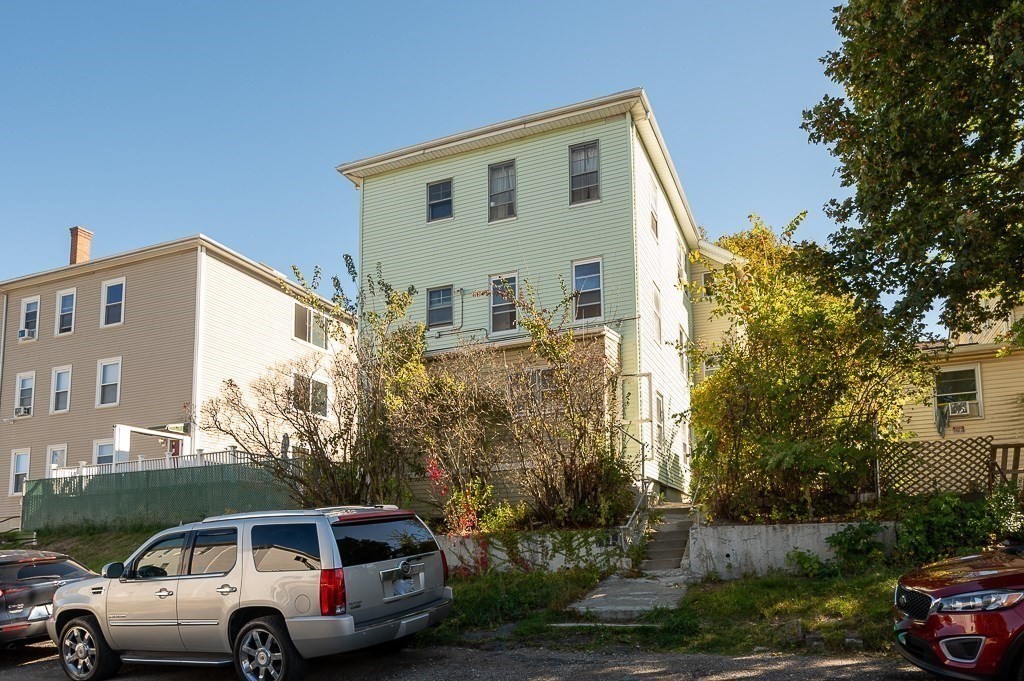 91 Fox St, Worcester, Massachusetts, 9 Bedrooms Bedrooms, 15 Rooms Rooms,3 BathroomsBathrooms,Residential Income,For Sale,Fox St,73488879