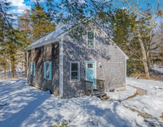 56 Acushnet Road, Mattapoisett, Massachusetts, 2 Bedrooms Bedrooms, 4 Rooms Rooms,2 BathroomsBathrooms,Residential,For Sale,Acushnet Road,73482059