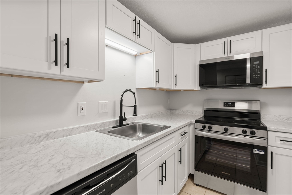 25 Longworth Ave, Brockton, Massachusetts, 2 Bedrooms Bedrooms, 5 Rooms Rooms,1 BathroomBathrooms,Residential,For Sale,Longworth Ave,73488889