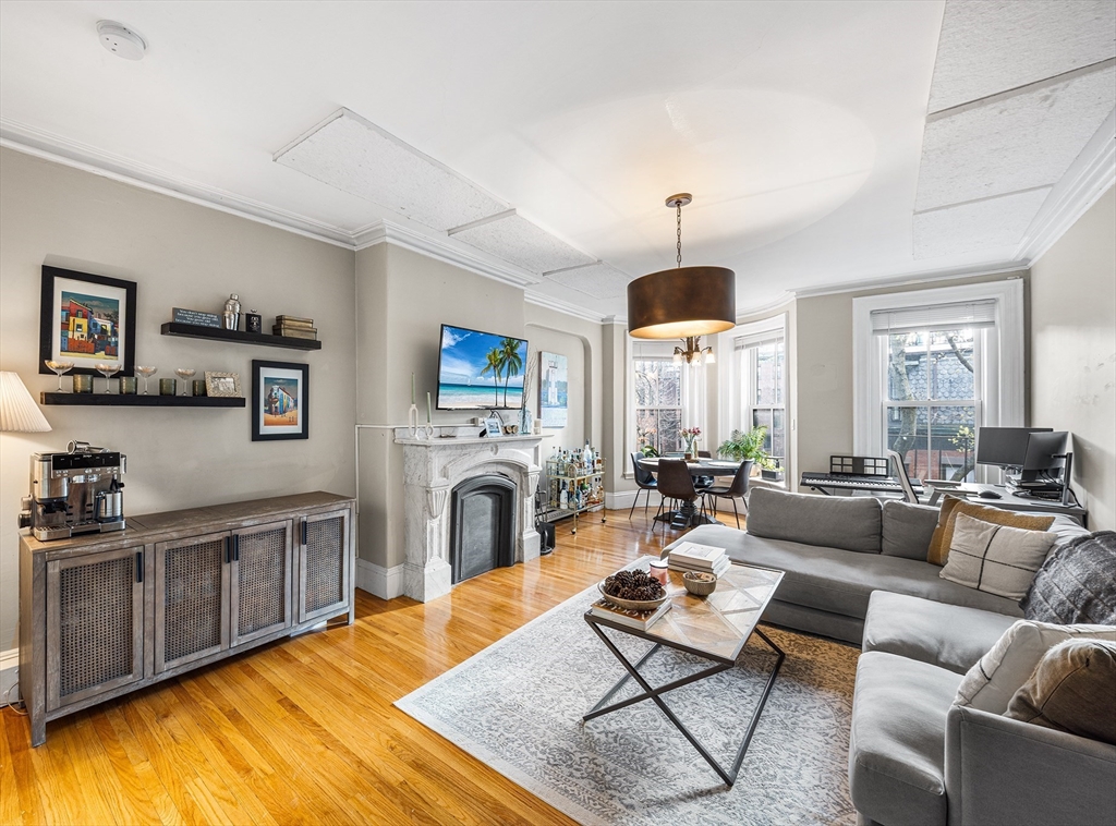 1 Saint Charles St, Boston, Massachusetts, 1 Bedroom Bedrooms, 3 Rooms Rooms,1 BathroomBathrooms,Residential,For Sale,Saint Charles St,73488957
