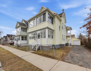 28-30 Cherrelyn St, Springfield, Massachusetts, 6 Bedrooms Bedrooms, 10 Rooms Rooms,2 BathroomsBathrooms,Residential Income,For Sale,Cherrelyn St,73488954