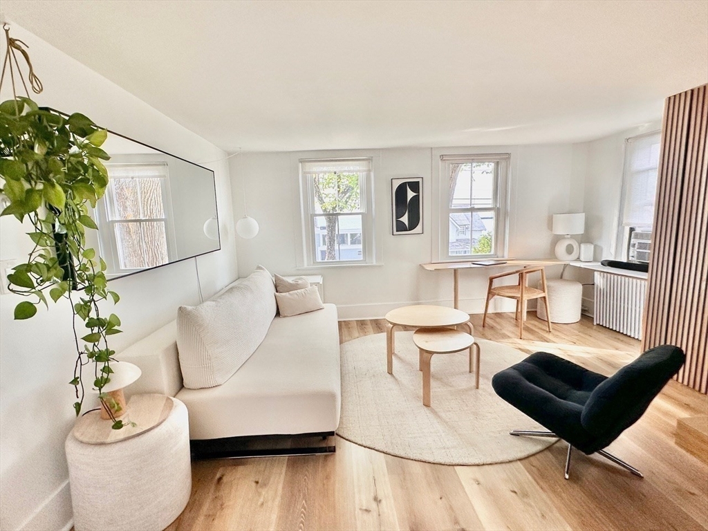 476 Commercial Street, Provincetown, Massachusetts, 1 Bedroom Bedrooms, 3 Rooms Rooms,1 BathroomBathrooms,Residential,For Sale,Commercial Street,73488973