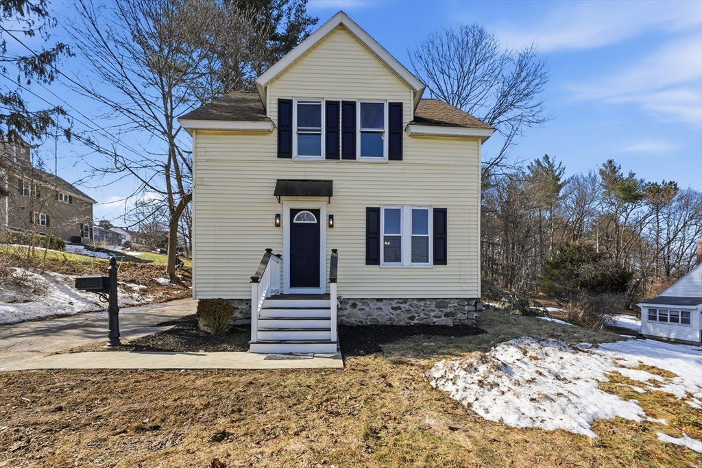 36 Central St, Auburn, Massachusetts, 3 Bedrooms Bedrooms, 7 Rooms Rooms,1.5 BathroomsBathrooms,Residential,For Sale,Central St,73489078