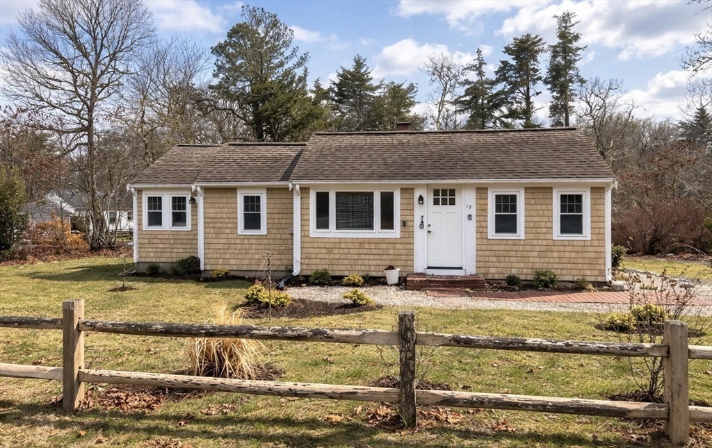 12 Indian Trl, Dennis, Massachusetts, 2 Bedrooms Bedrooms, 5 Rooms Rooms,1 BathroomBathrooms,Residential,For Sale,Indian Trl,73488980