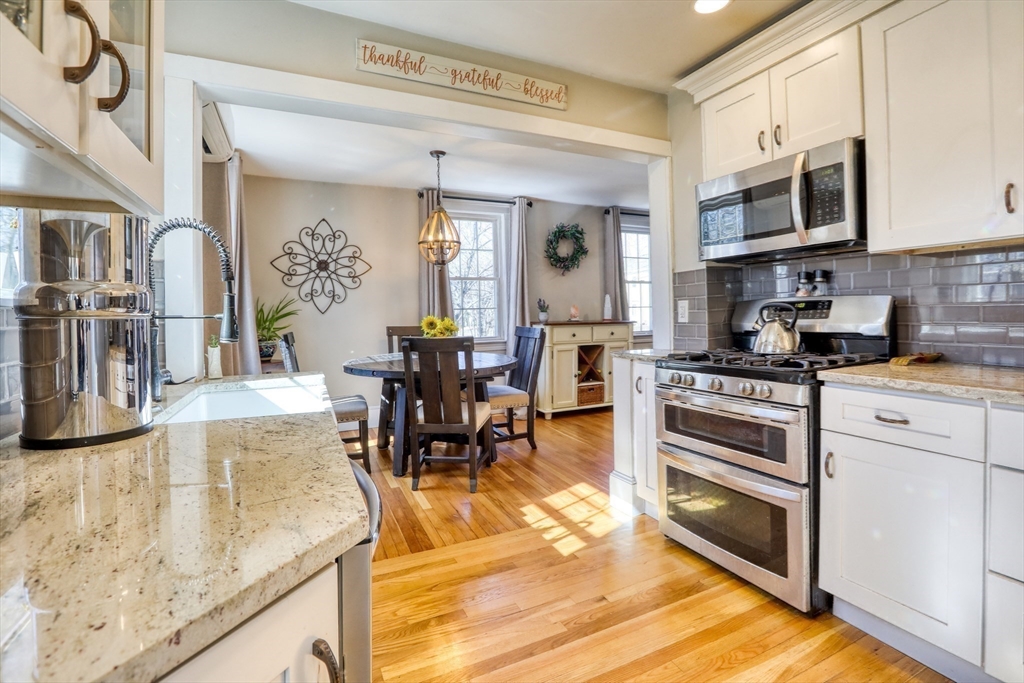 42 Summer St, Rowley, Massachusetts, 3 Bedrooms Bedrooms, 5 Rooms Rooms,1 BathroomBathrooms,Residential,For Sale,Summer St,73489106