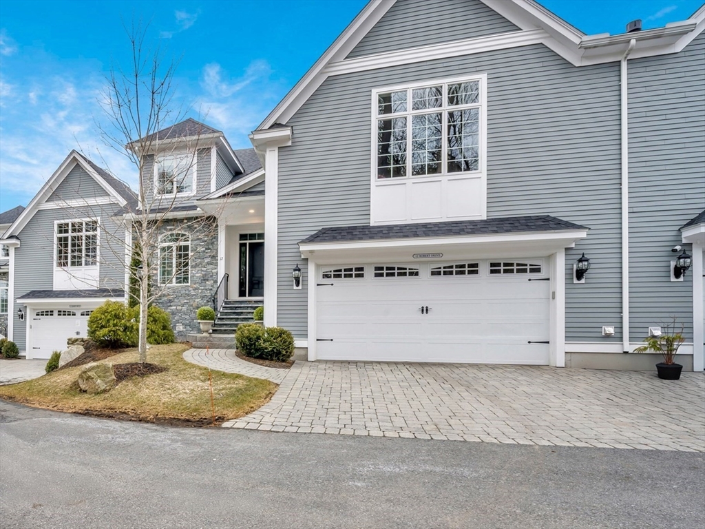 12 Robert Dr, Andover, Massachusetts, 4 Bedrooms Bedrooms, 9 Rooms Rooms,4.5 BathroomsBathrooms,Residential,For Sale,Robert Dr,73489111