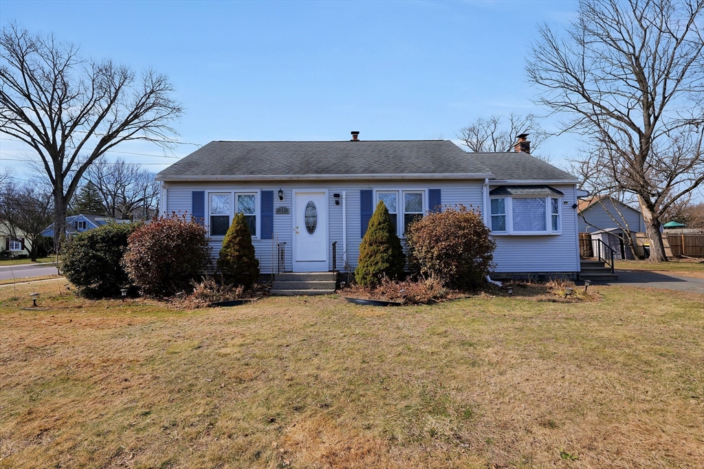 24 Herbert St, Longmeadow, Massachusetts, 2 Bedrooms Bedrooms, 4 Rooms Rooms,1 BathroomBathrooms,Residential,For Sale,Herbert St,73489102