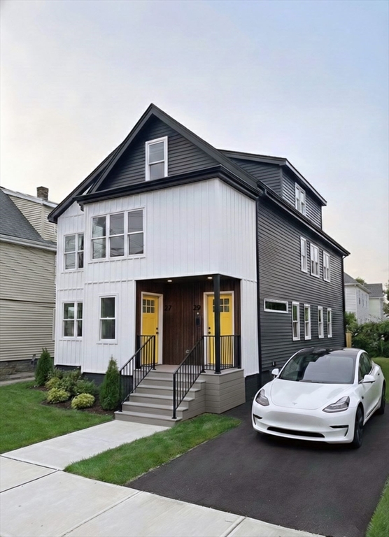 29 Laurel, Watertown, Massachusetts, 4 Bedrooms Bedrooms, 10 Rooms Rooms,3 BathroomsBathrooms,Residential,For Sale,Laurel,73489114